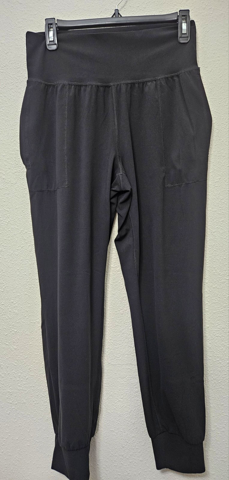 Athleta Medium High Rise Black Salutation Jogger Pants Athletic Pilates Yoga