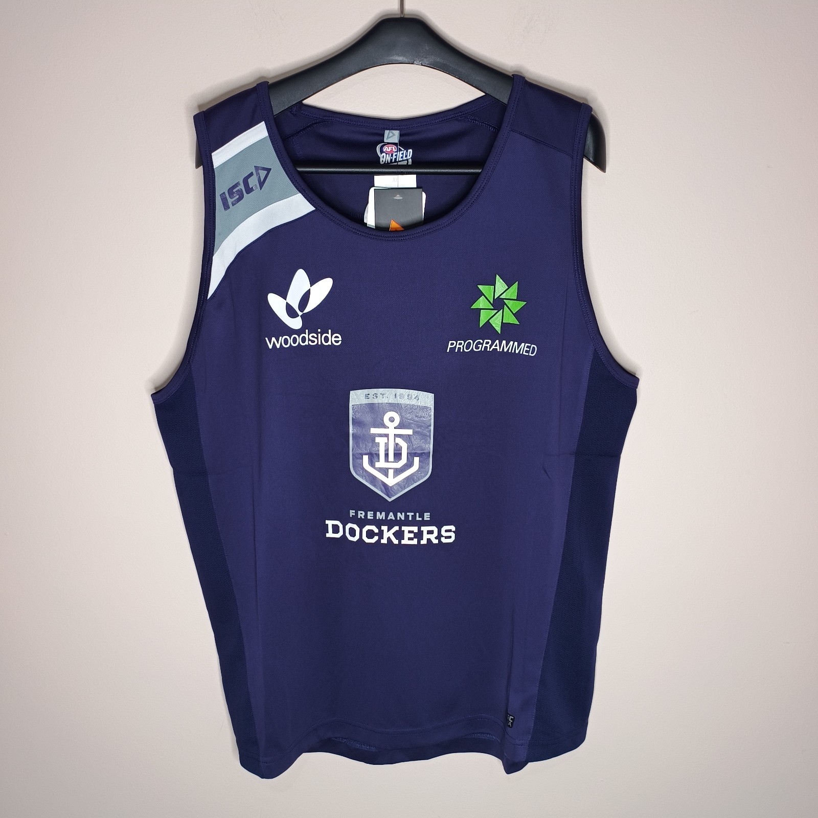 ISC Fremantle Dockers Training Singlet Gym Tank Men\'s XL BNWT AFL Authentic ISC Fremantle Dockers Training Singlet Gym Tank Men\'s XL BNWT AFL Authentic