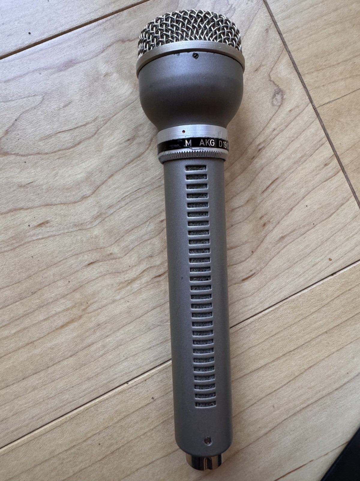 Vintage AKG D19C/200 Dynamic Microphone Beatles Abbey Road Mic Case AS-IS