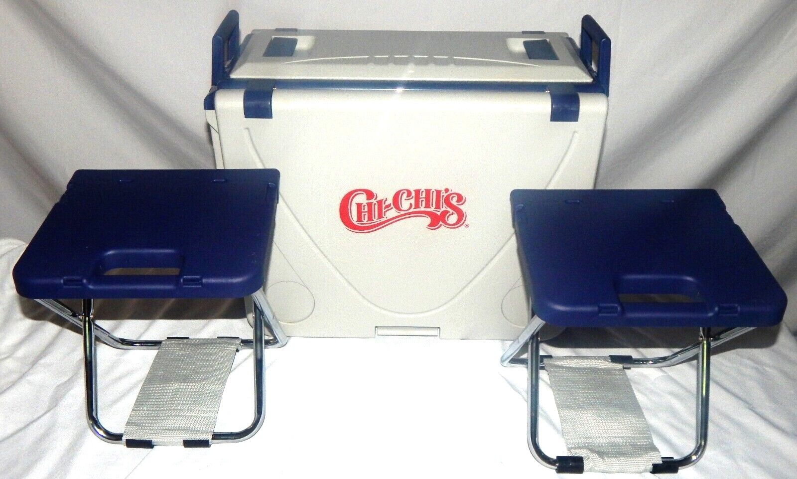 VTG Chi-Chi\'s Mexican Restaurant Rolling Cooler Ice Chest+2 Folding Chairs