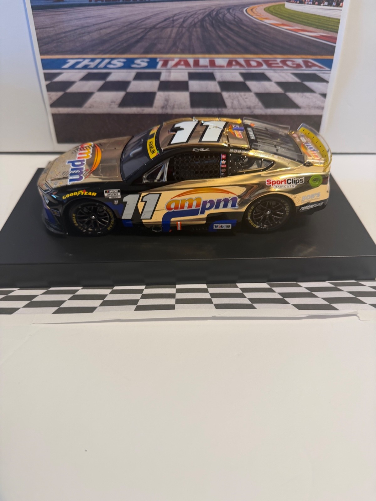 NEW 2025 Denny Hamlin ampm Las Vegas Win Elite GOLD 1/24 NEW 2025 Denny Hamlin ampm Las Vegas Win Elite GOLD 1/24