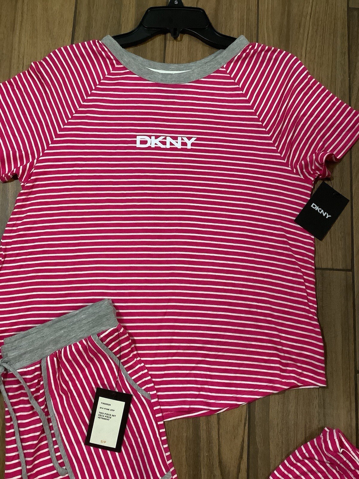 DKNY Sleep Lounge Set Women\'s Size S Short Sleeve Top and Pants Hot Pink Stripe