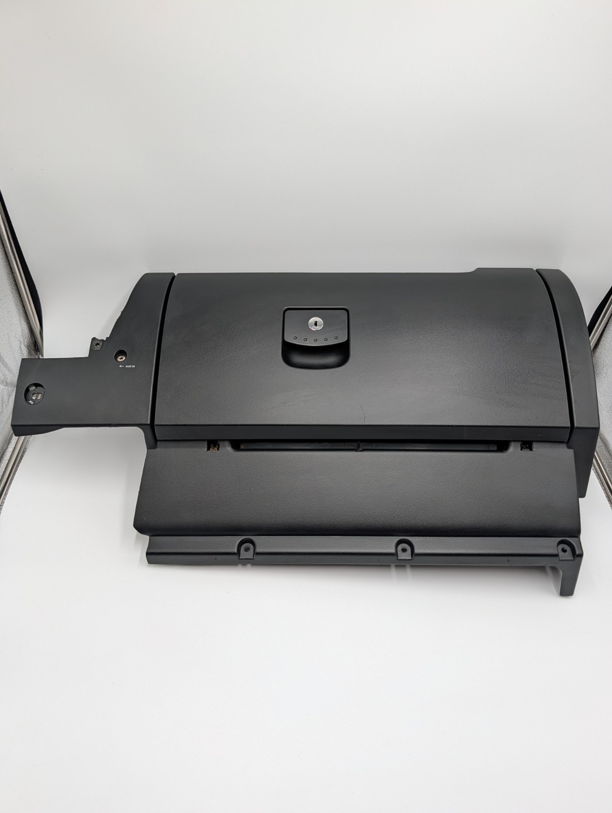 1998-2008 VOLKSWAGEN BEETLE GLOVE BOX UNDER DASH STORAGE BLACK OEM 1998-2008 VOLKSWAGEN BEETLE GLOVE BOX UNDER DASH STORAGE BLACK OEM
