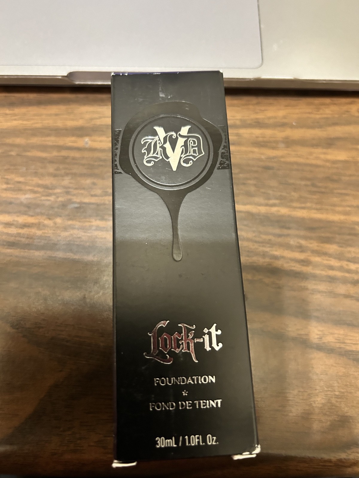 New KVD Kat Von D Lock-It Foundation 1 fl oz Medium 52 warm