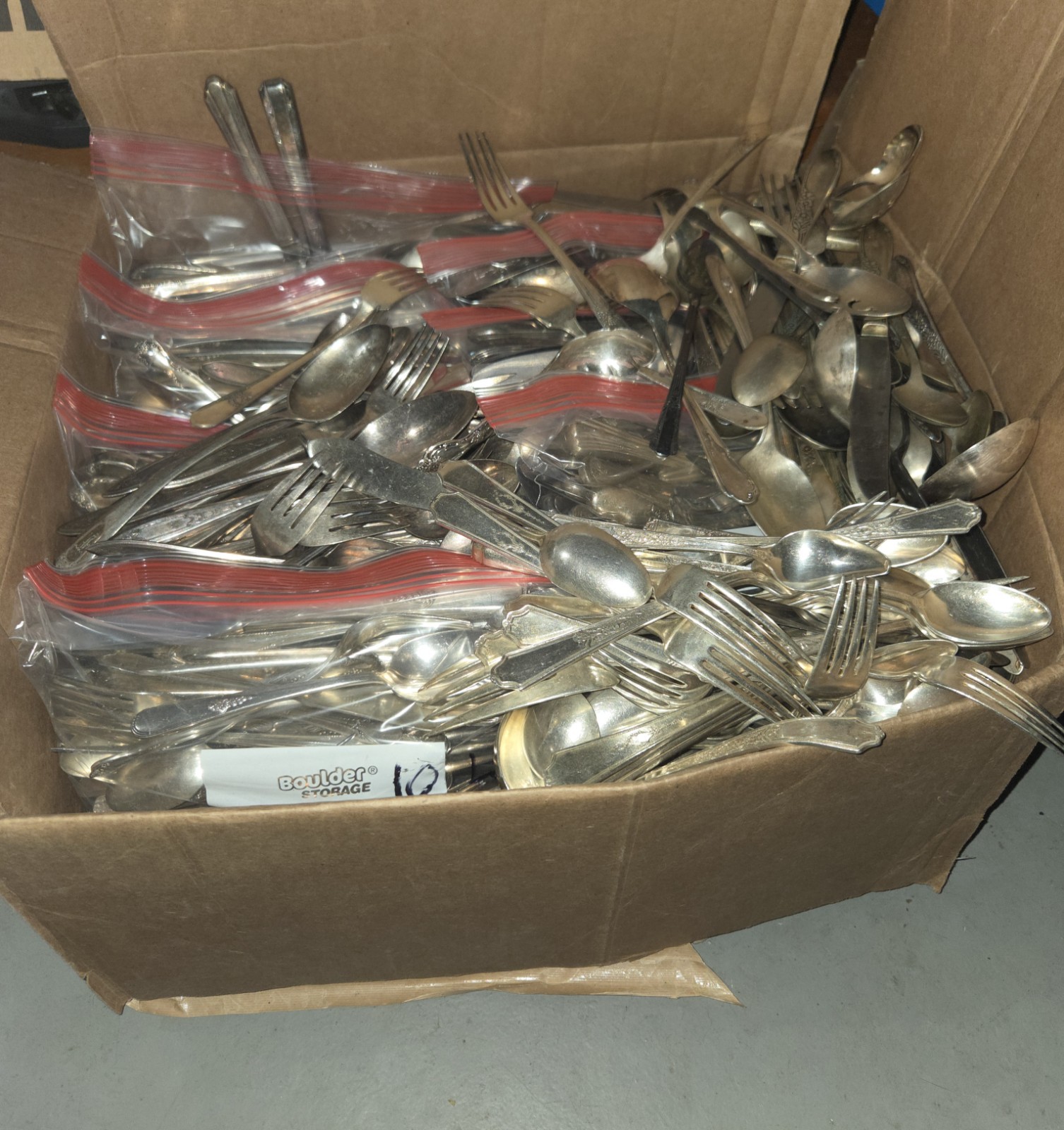 1Lb Bulk Vintage Silverplate Flatware. Spoons Forks Knives. May be .925 see disc