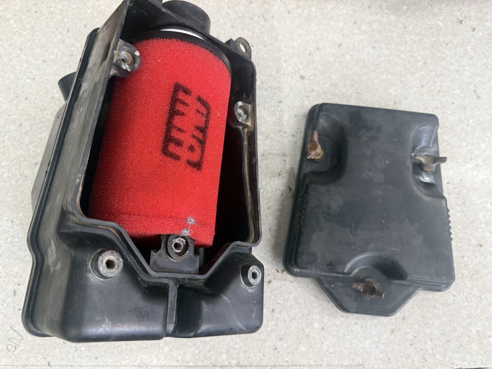 1984 Honda Atc200s OEM Airbox W/ New UNI Filter Air Cleaner 1984 Honda Atc200s OEM Airbox W/ New UNI Filter Air Cleaner