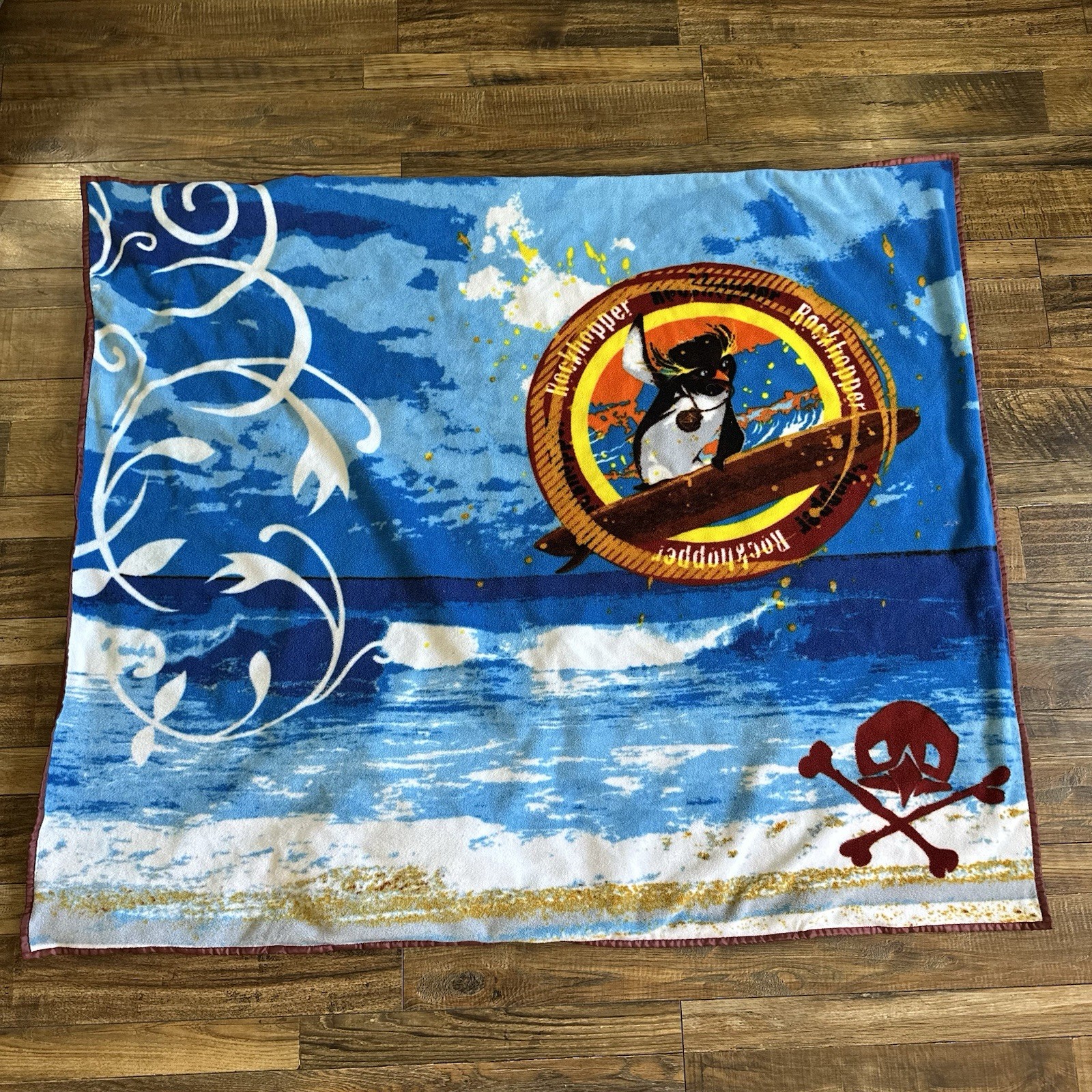 VTG 2007 Surfs Up Movie Promo Blanket Pillow Quillow Big Z Rockhopper Penguin VTG 2007 Surfs Up Movie Promo Blanket Pillow Quillow Big Z Rockhopper Penguin
