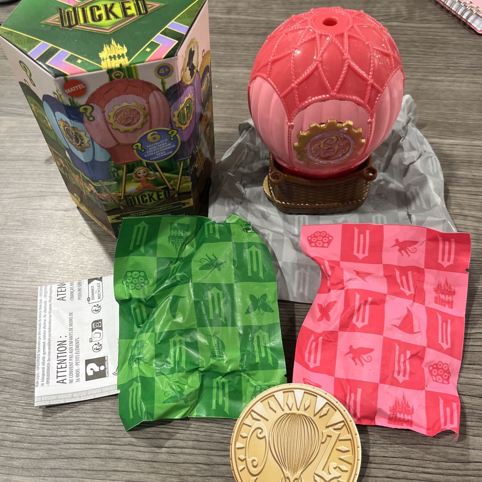 Wicked Ozian Balloons Reveal Blind Box Variant Glinda Ozdust Ballroom Wicked Ozian Balloons Reveal Blind Box Variant Glinda Ozdust Ballroom