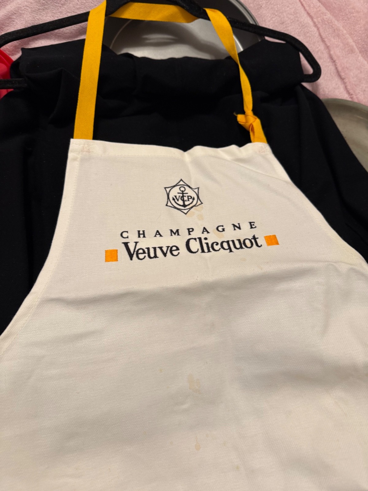 *** Rare *** Veuve Cliquot Cotton Apron - - from 1990s - Embroidered details