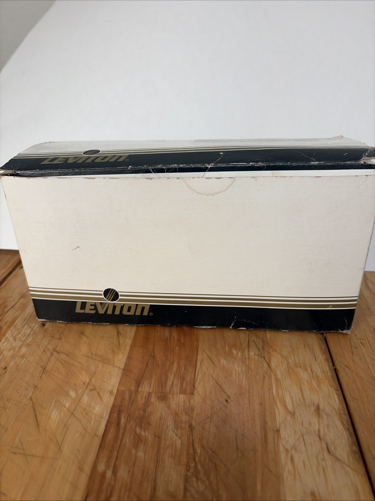 Leviton 5603-2A Decora Rocker 3 Way Grounding Switch Almond 120/277 V (6 Piece) Leviton 5603-2A Decora Rocker 3 Way Grounding Switch Almond 120/277 V (6 Piece)