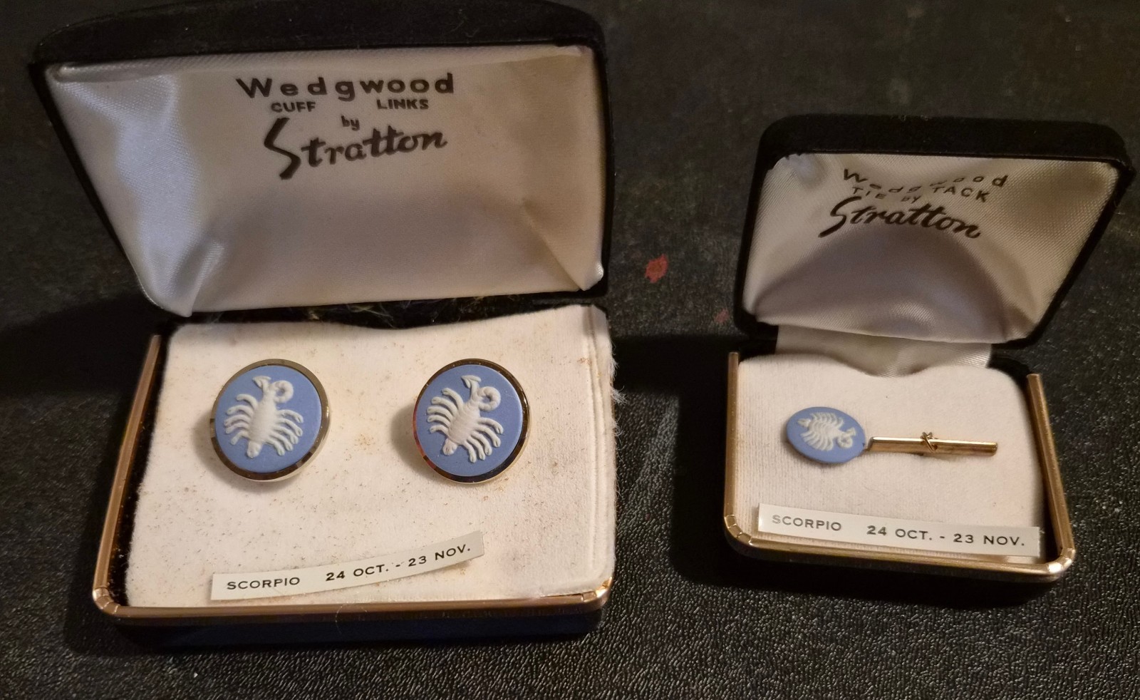 Rare Wedgewood Jasperware Cuff Links and Tie Pin for Scorpio Rare Wedgewood Jasperware Cuff Links and Tie Pin for Scorpio