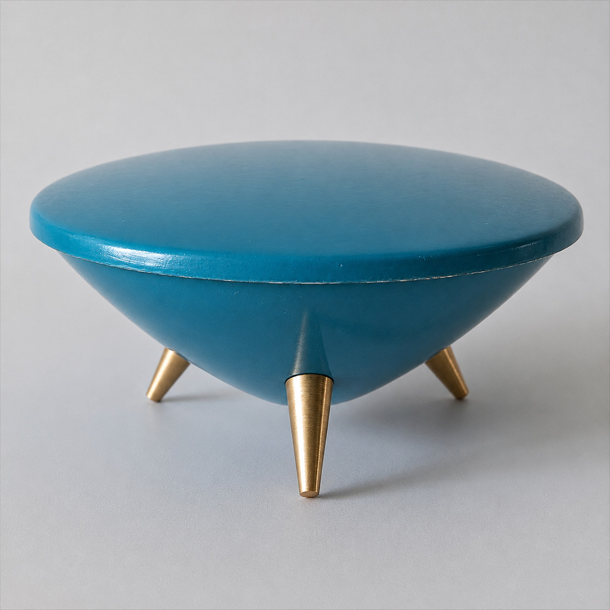 Vintage enamel box 60s Space Age UFO Jewelry powder Soviet Trinket Ashtray