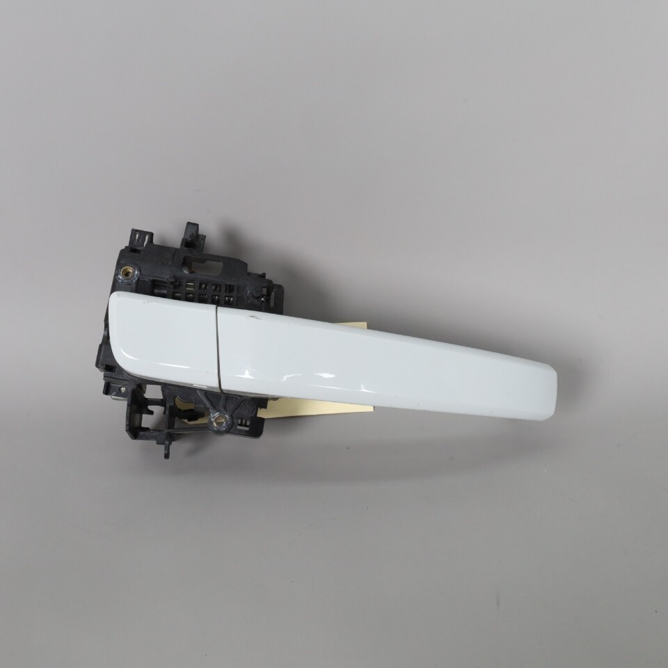 2014-2021 BMW i3 I01 Front Right Driver Exterior Door Handle OEM 51217379772 2014-2021 BMW i3 I01 Front Right Driver Exterior Door Handle OEM 51217379772