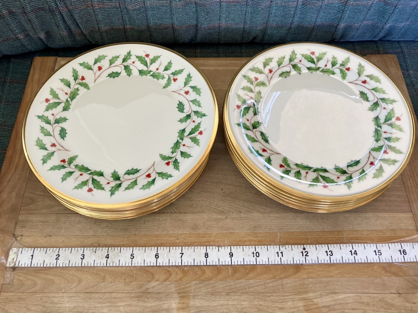 12 Vintage Lenox Porcelain Holiday Holly Berry Gold Trim Salad / Dessert Plates