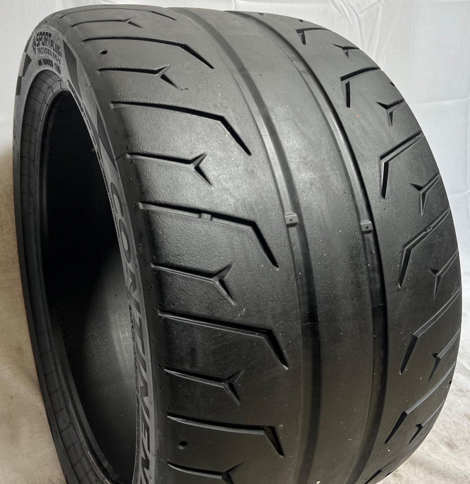 1 - TAKEOFF 335/30ZR18 XL (106W) Continental ExtremeContact Force - 5031
