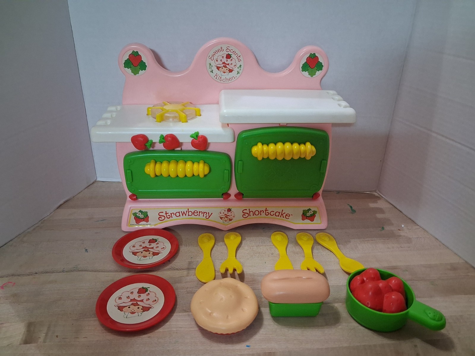 Strawberry Shortcake Sweet Scents Vintage Kitchen 1984