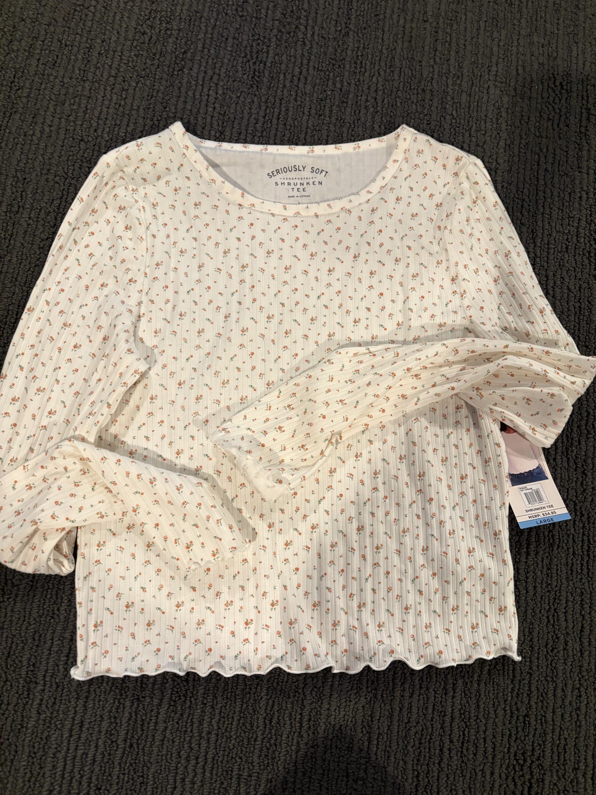 Aéropostale Women\'s Shrunken Tee Size Large Floral