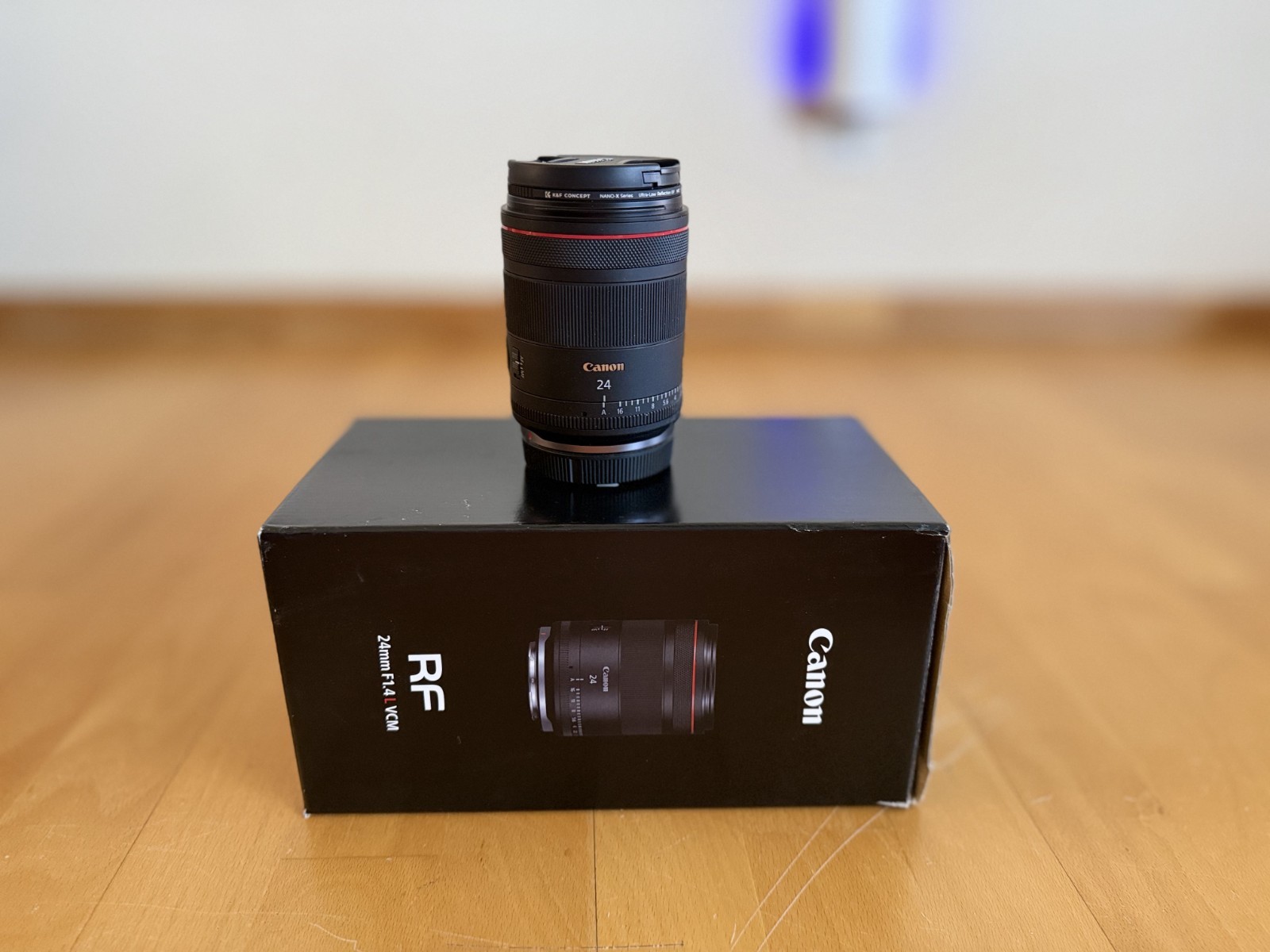 Canon RF 24mm f/1.4 L VCM Lens - Barely Used