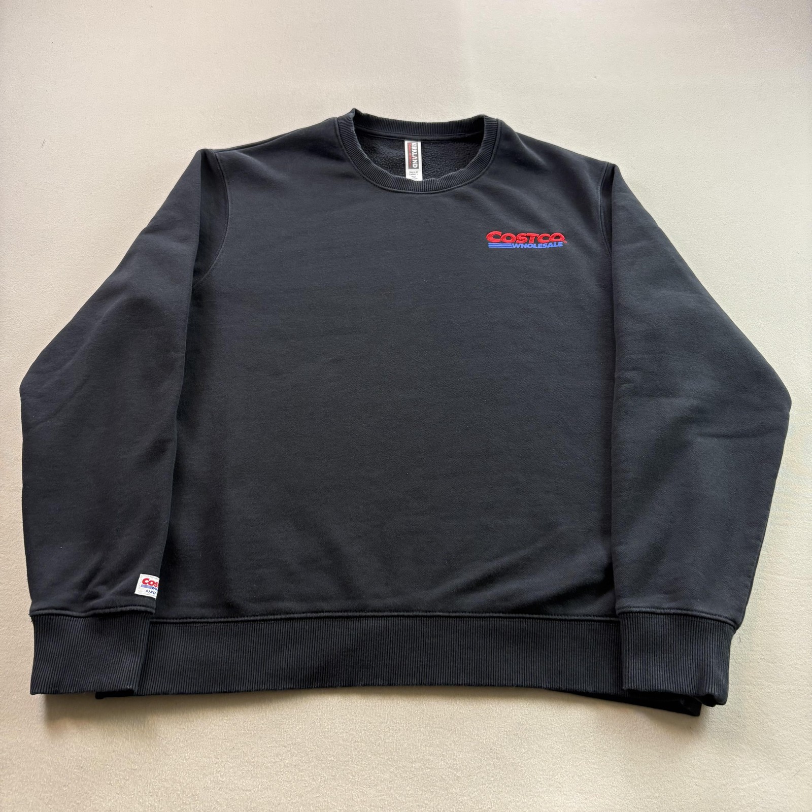 Costco Sweatshirt Mens Medium Black Fleece Crewneck Pullover Kirkland Wholesale