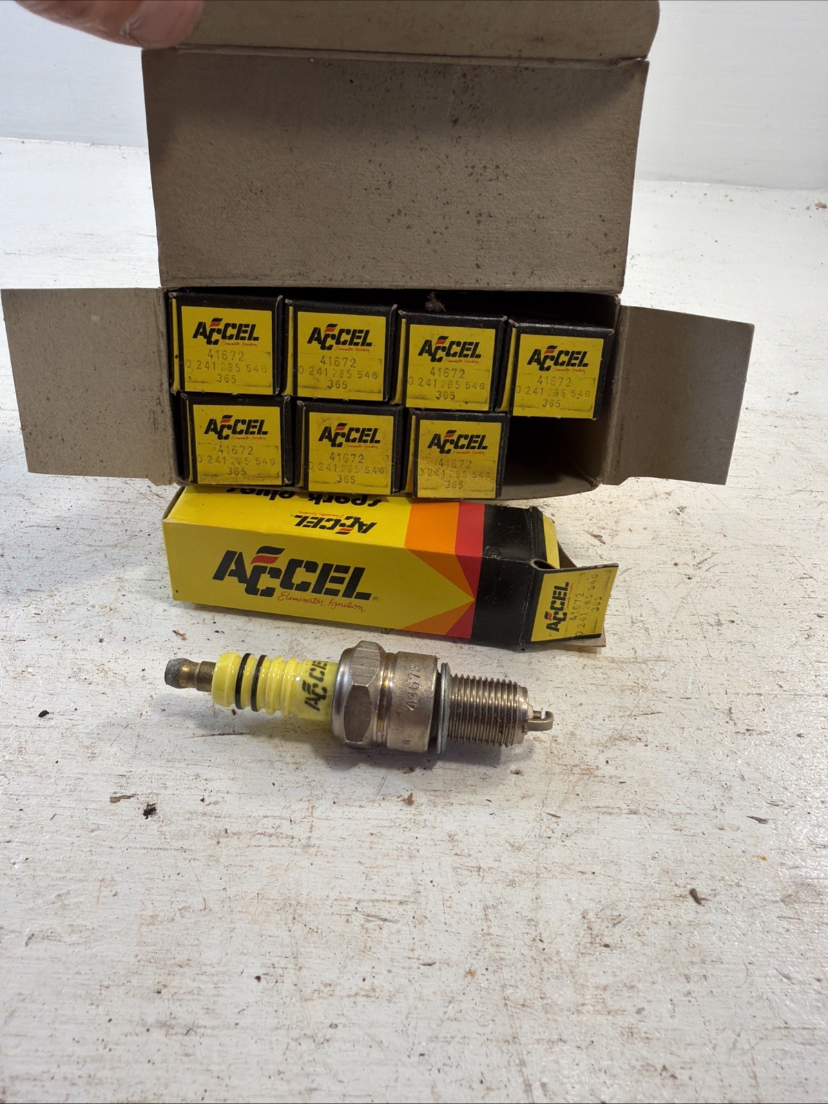 8-Vintage NOS Accel 241672 High Performance Yellow Jacket Spark Plugs Chrysler