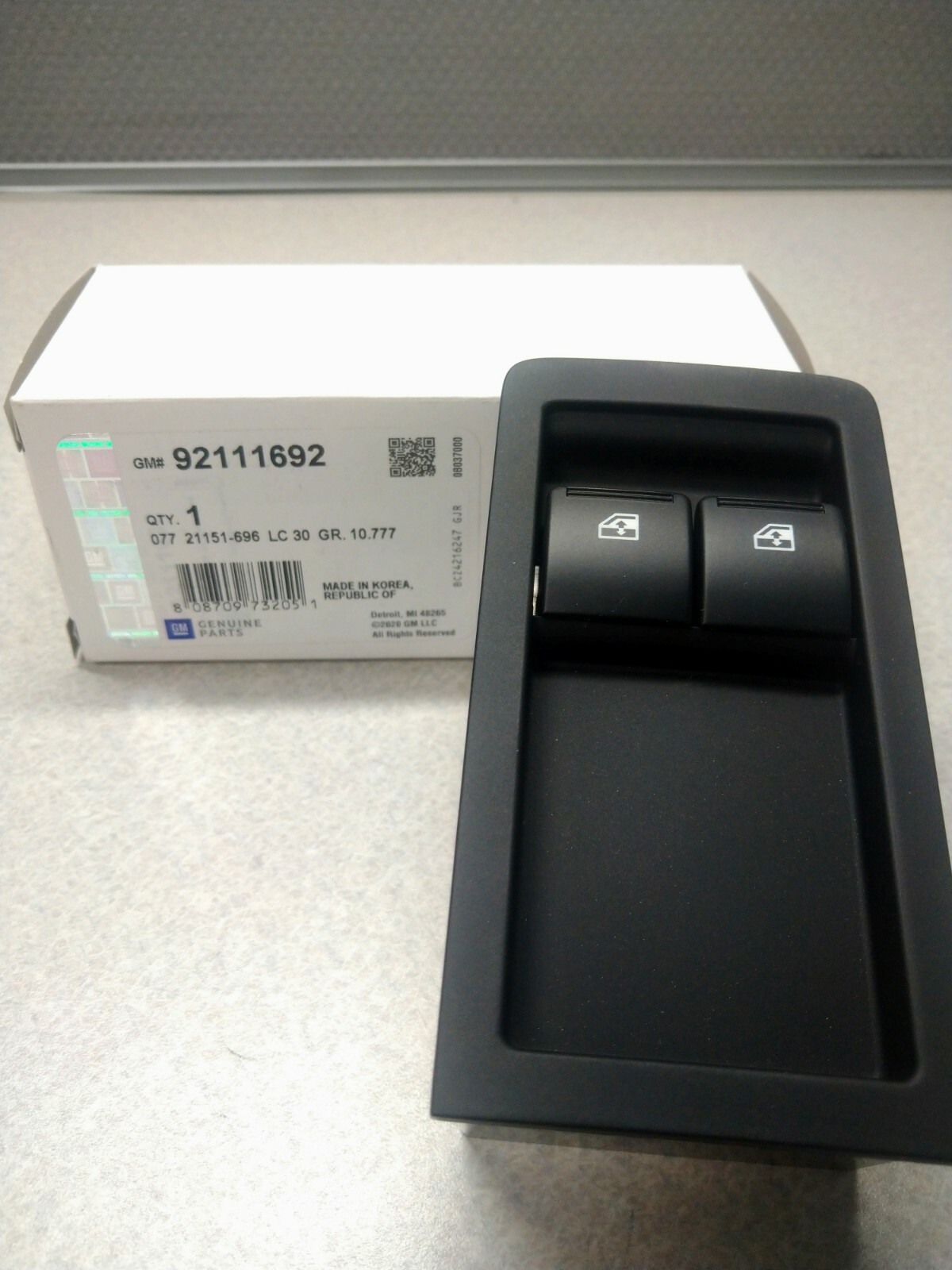 04 05 06 GTO Window Switch OEM GM 92111692 04 05 06 GTO Window Switch OEM GM 92111692