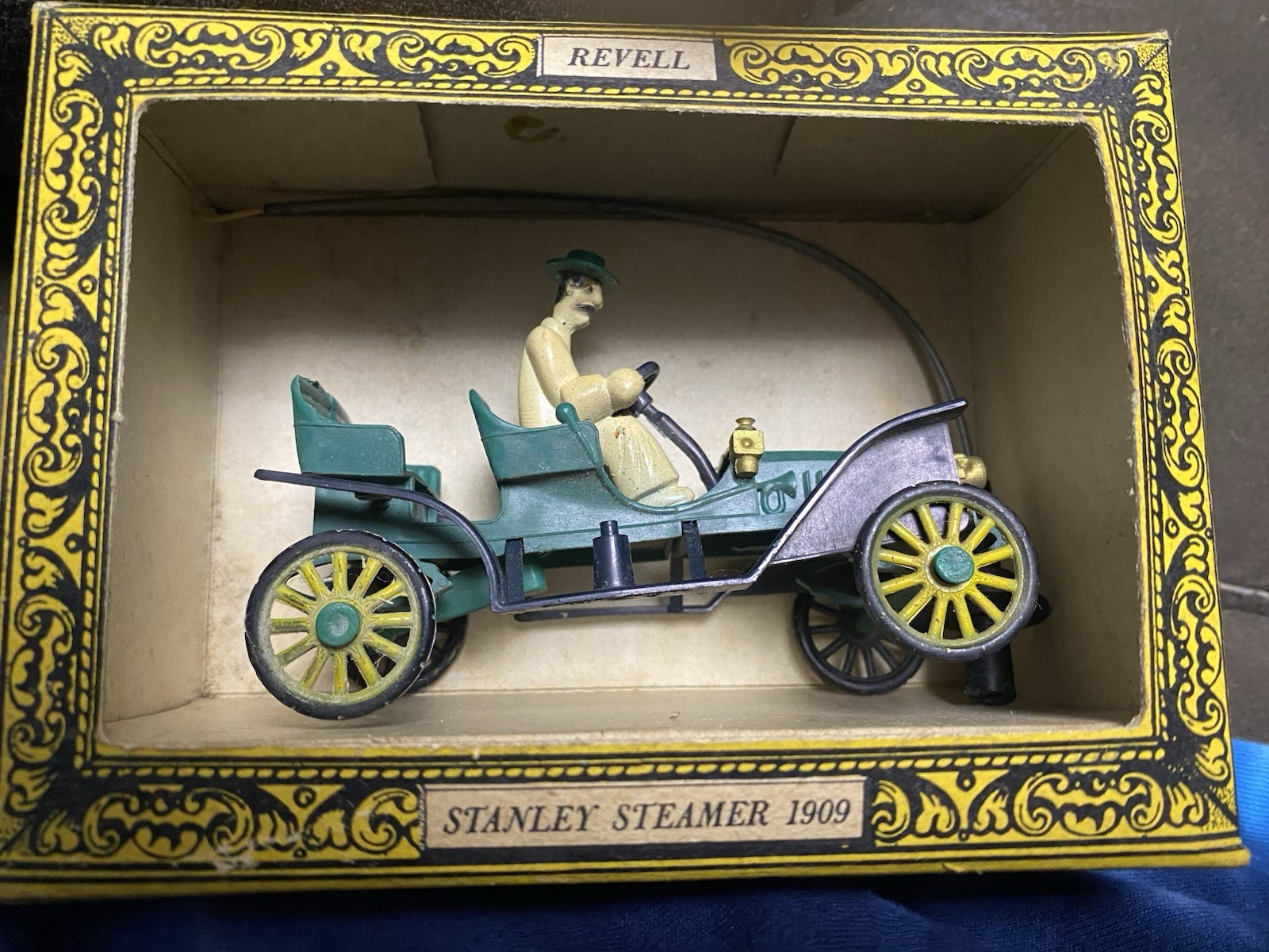 Gowland Revell Highway Pioneers 1909 Stanley Steamer Plastic Model Kit With Box