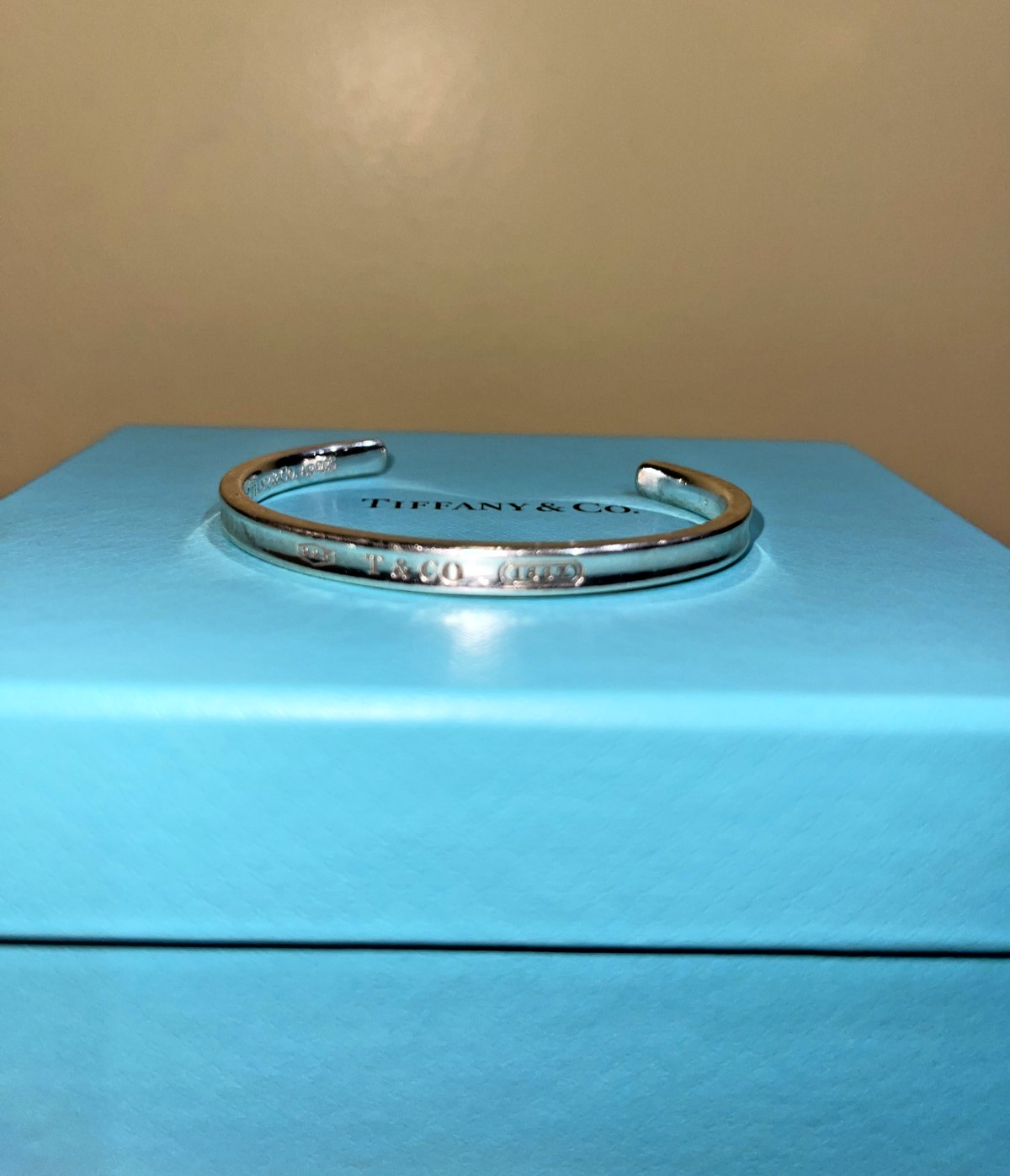 Tiffany & Co. Tiffany 1837 Oval Cuff Bracelet 925 Sterling Silver Tiffany & Co. Tiffany 1837 Oval Cuff Bracelet 925 Sterling Silver