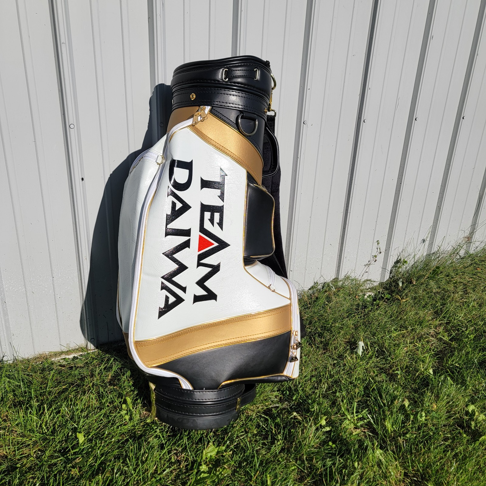 Vintage Team Daiwa Tour Staff Golf Bag White Black Gold NOS Unused Condition