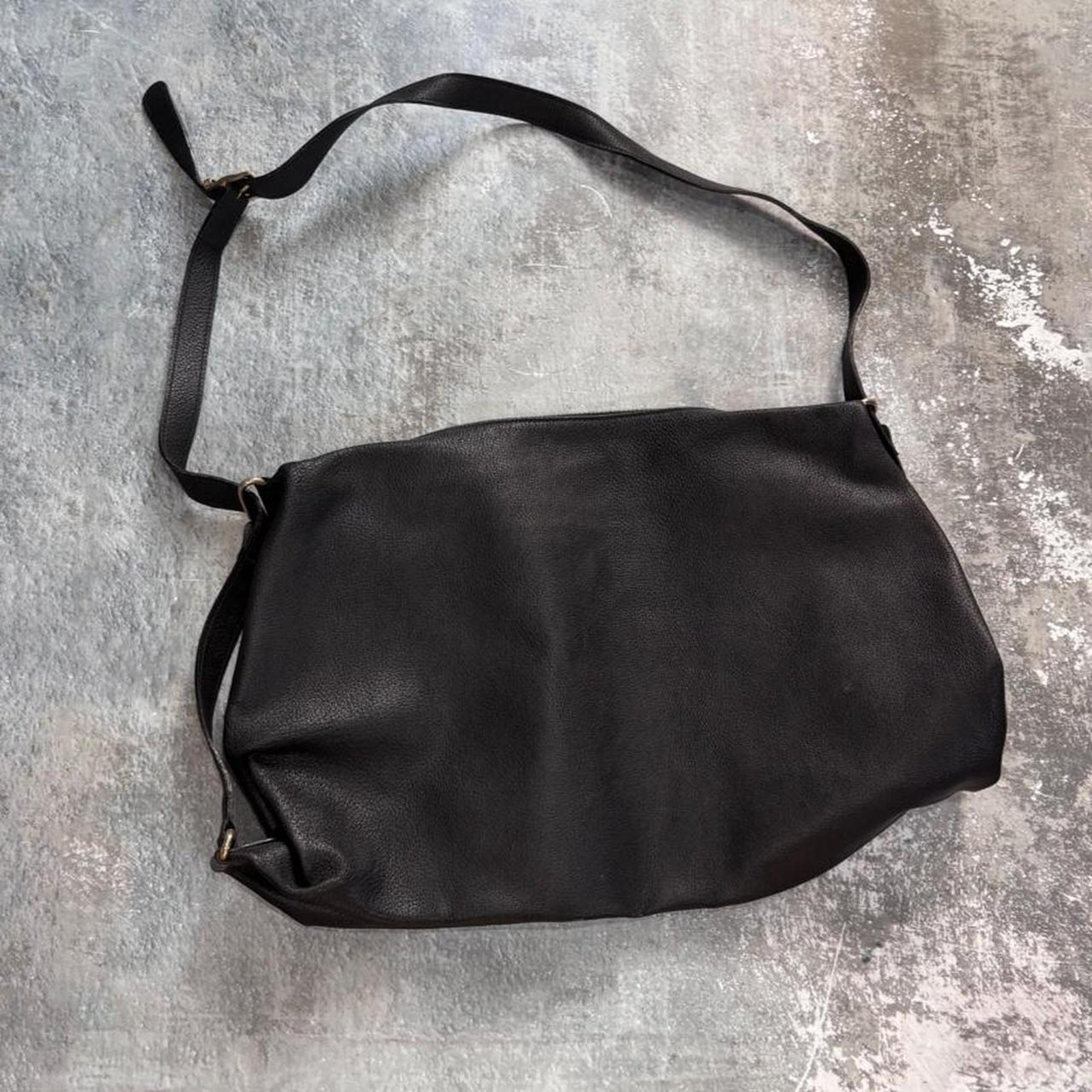 Gherardini Black Pebbled Leather Shoulder Bag Made In Italy Gold Hardware