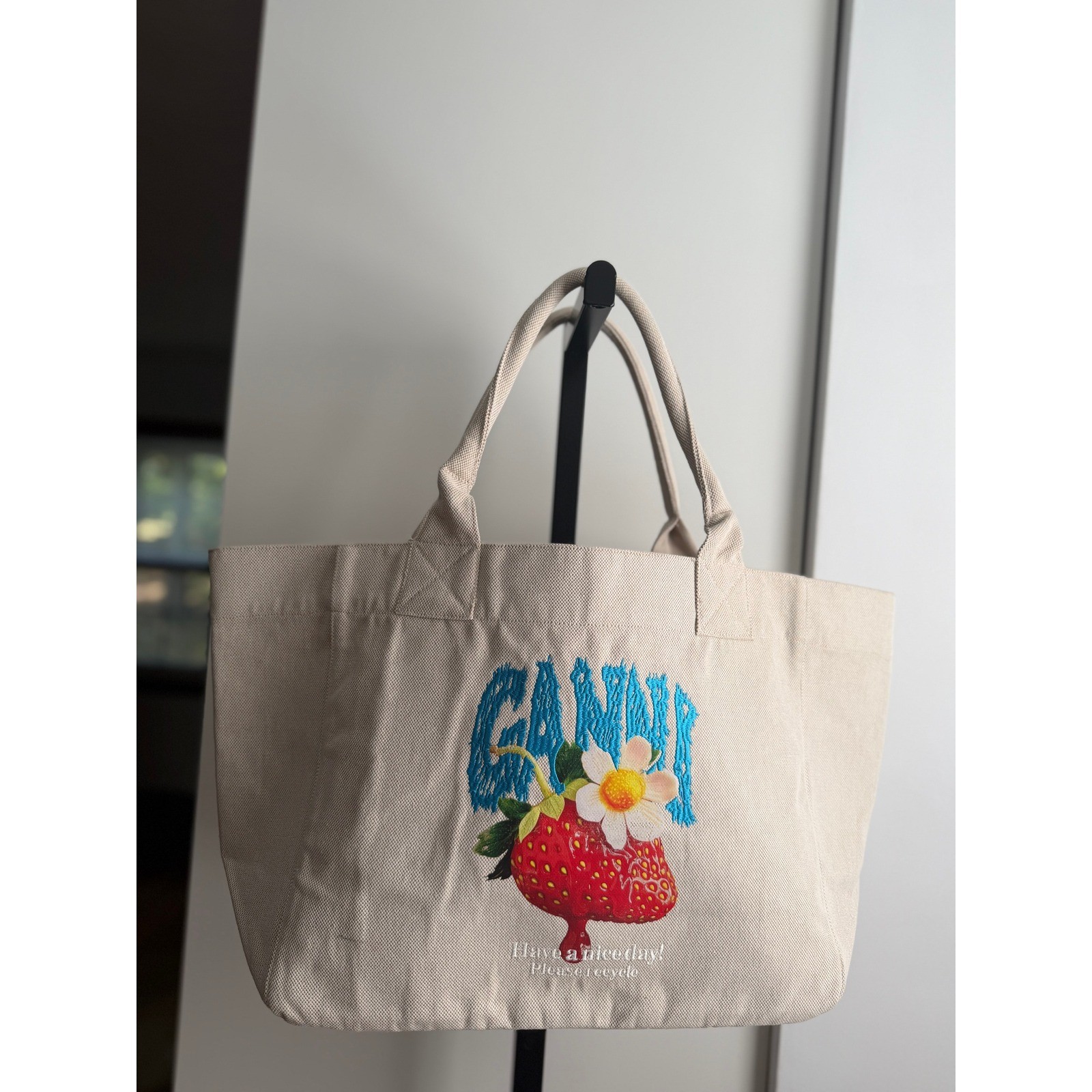 GANNI Medium Trapeze Shopper - One Size - Strawberry/Sunlight