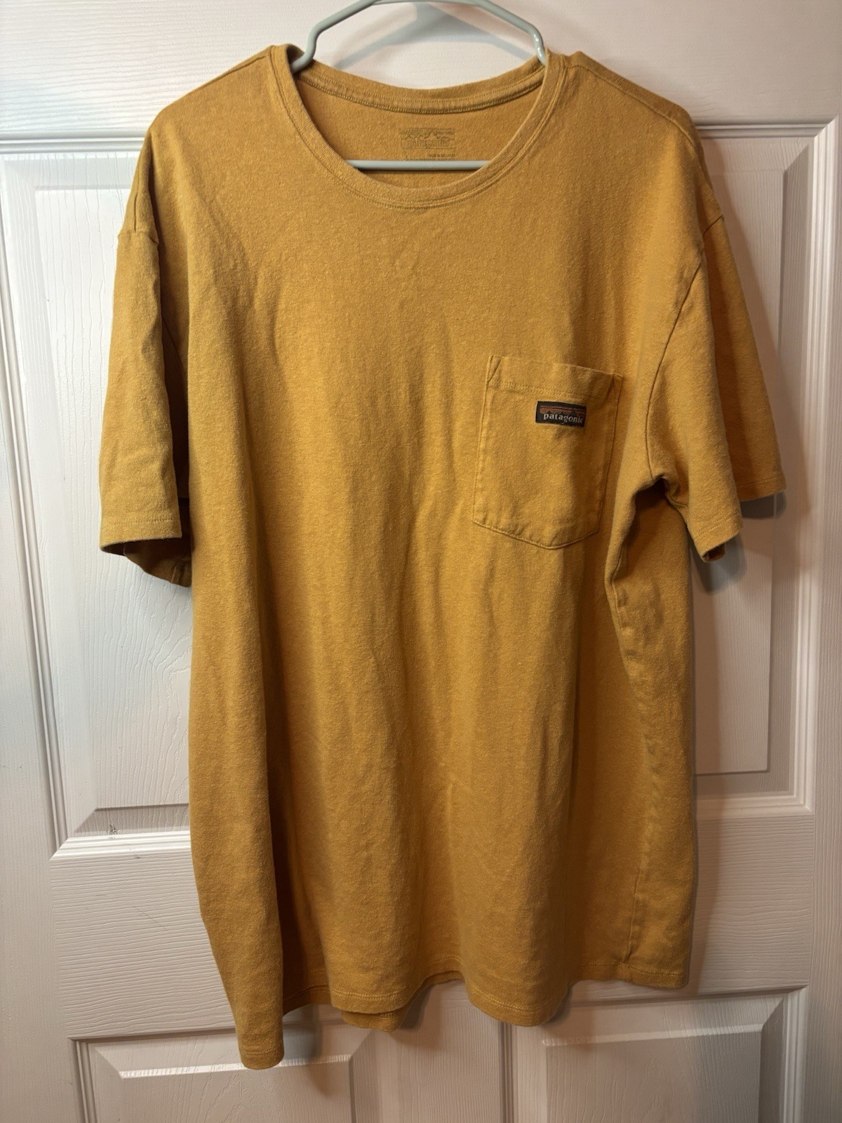 Patagonia Men\'s L Yellow Pocket Logo Hemp Organic Cotton Short Sleeve Crew Tee
