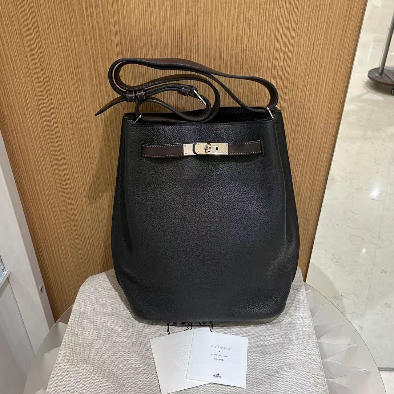 AUTH Hermès So Kelly 22 Black&Ébène Togo Leather Palladium Hardware Shoulder Bag