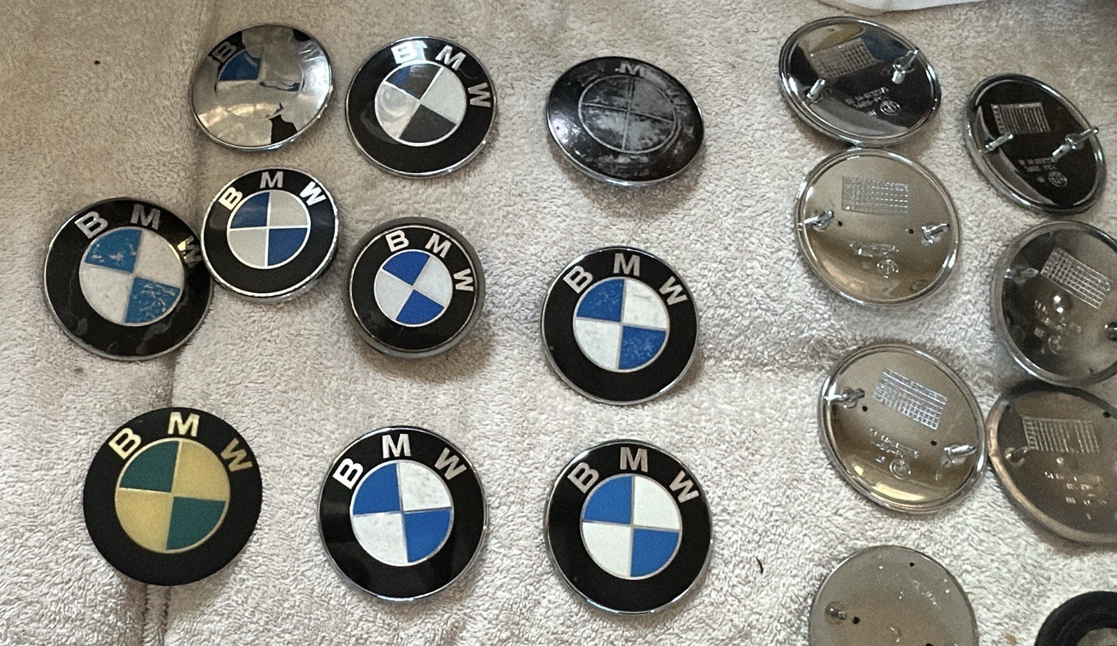 BMW 5114-1970248,  5114-8203864 OEM LOGO CAPOT/HOOD EMBLEM