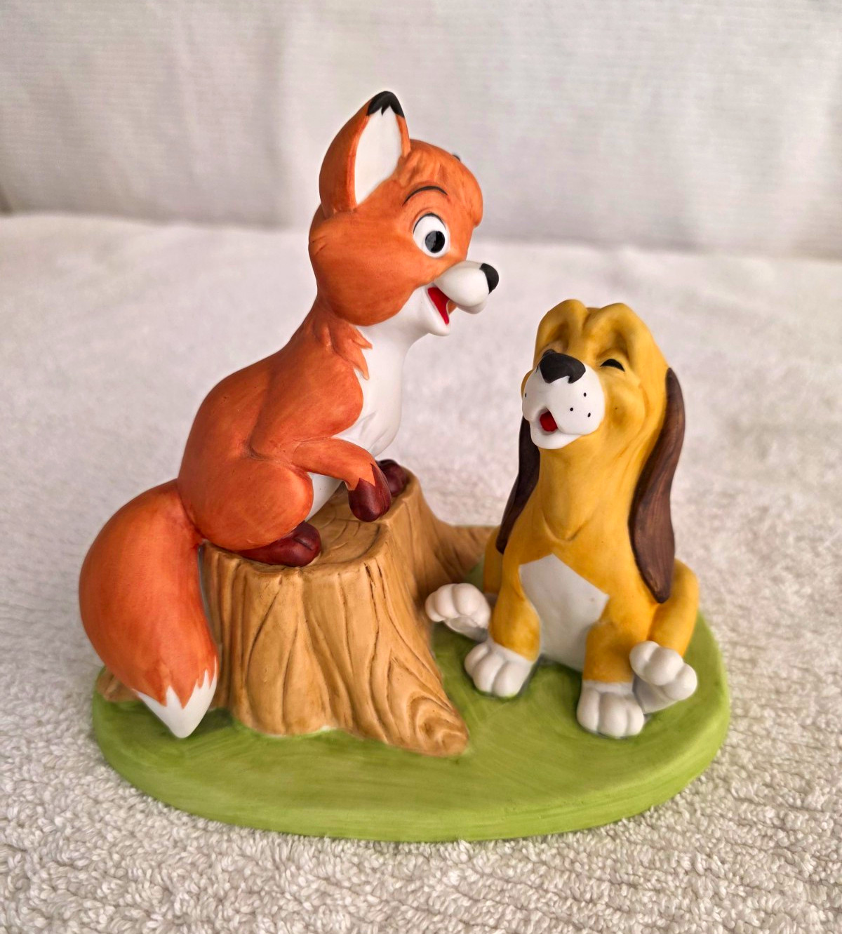Rare Walt Disney Productions Disney Fox and Hound Figurine on Base Rare Walt Disney Productions Disney Fox and Hound Figurine on Base