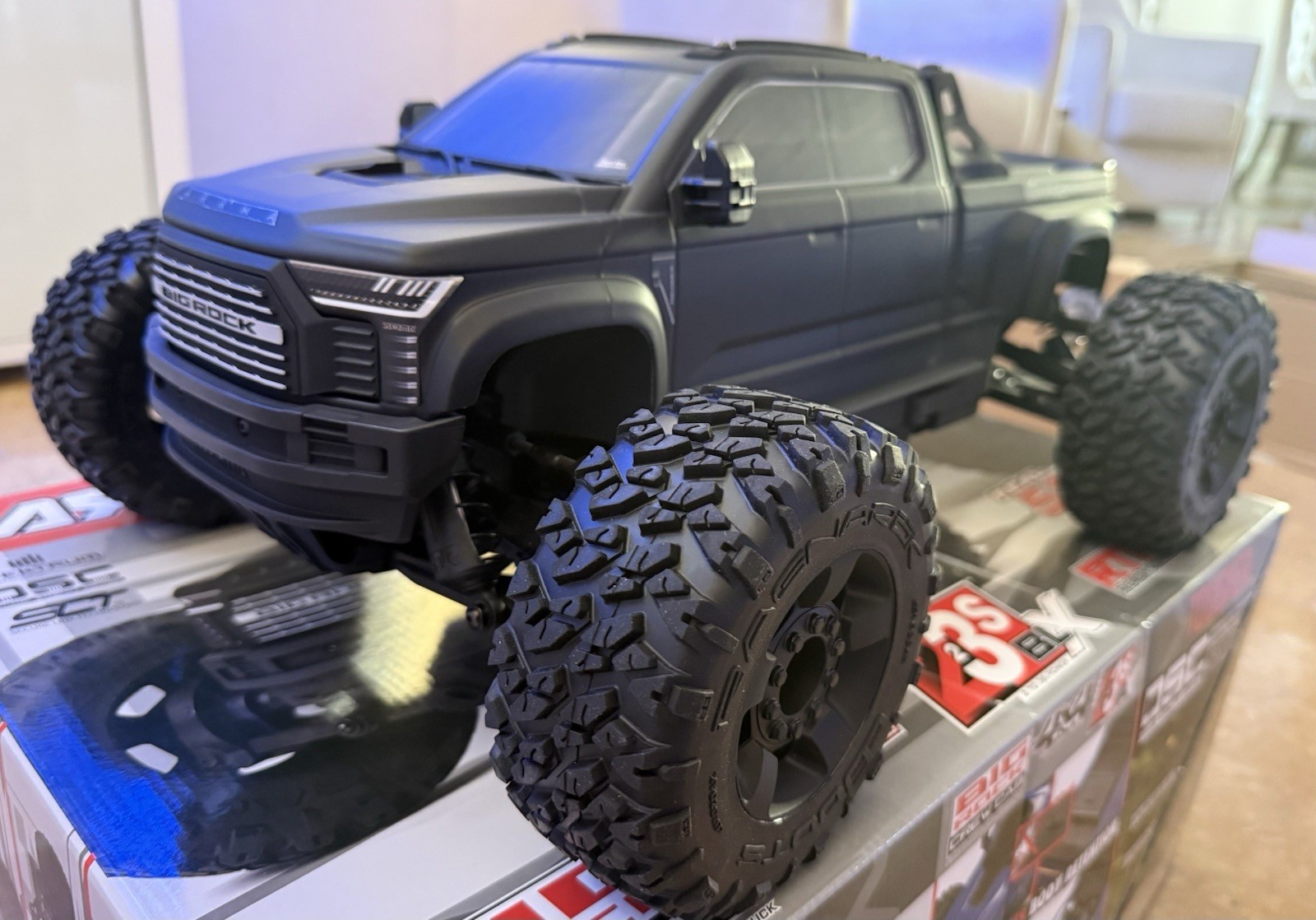 Arrma Big Rock 4X4 V4 223S DSC 1/10 RTR Brushless 4WD Monster Truck Black w/SLT3