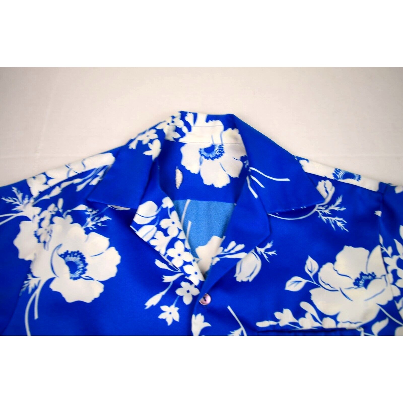 Vintage Hawaiian Shirt 60s 70s Aloha Mens XL Blue with White Floral Pareo Cobain