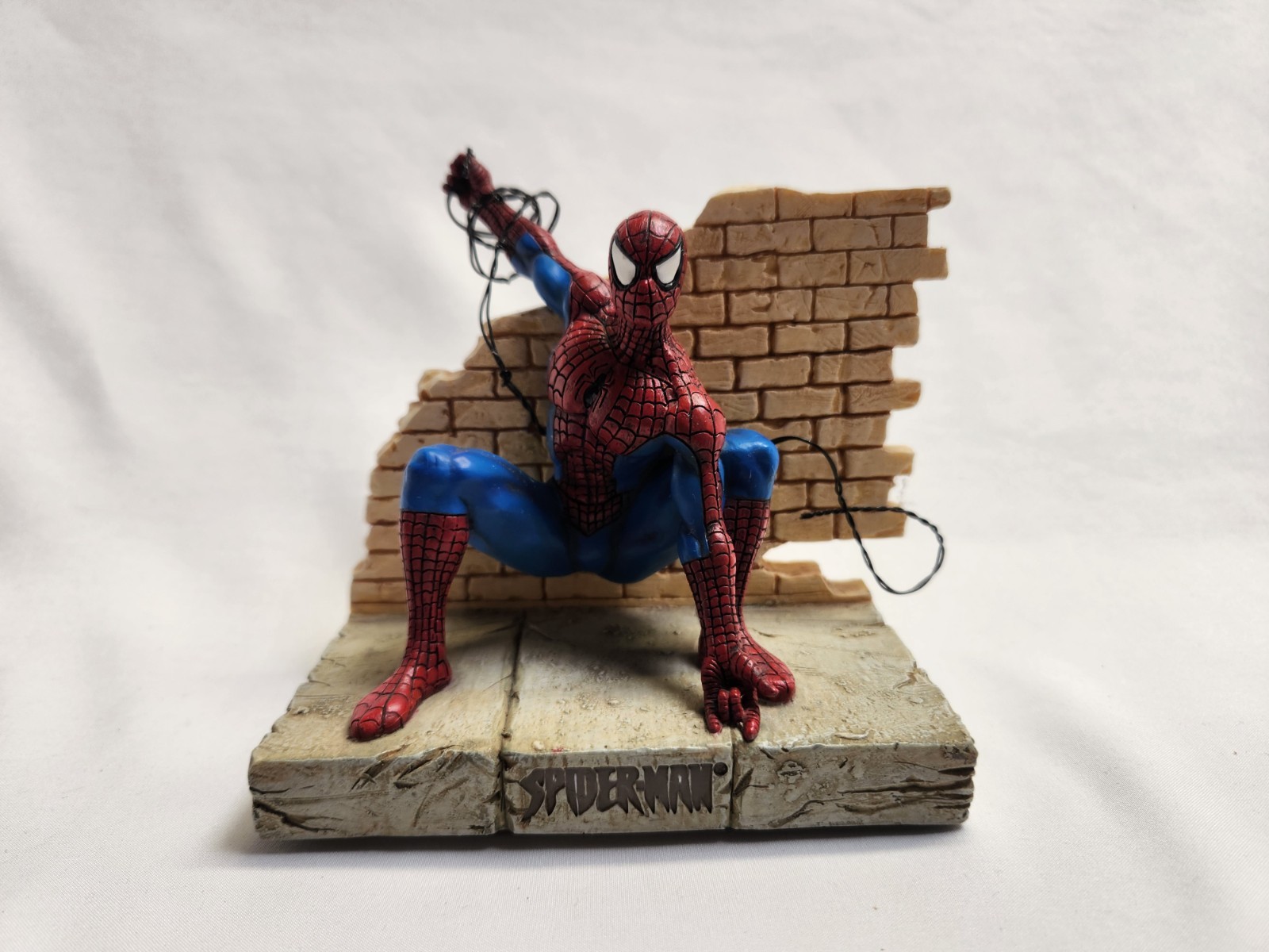 Vintage 1999 Spider-Man Universal Studios Limited Edition Watch/Display Stand