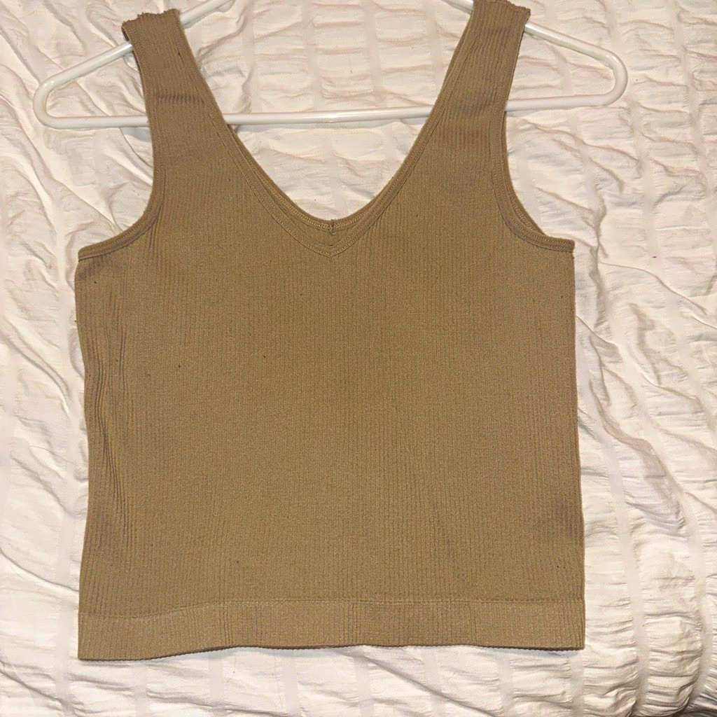 rue21 Women\'s Beige Ribbed Knit Tank Top L V-Neck Sleeveless Wide Strap