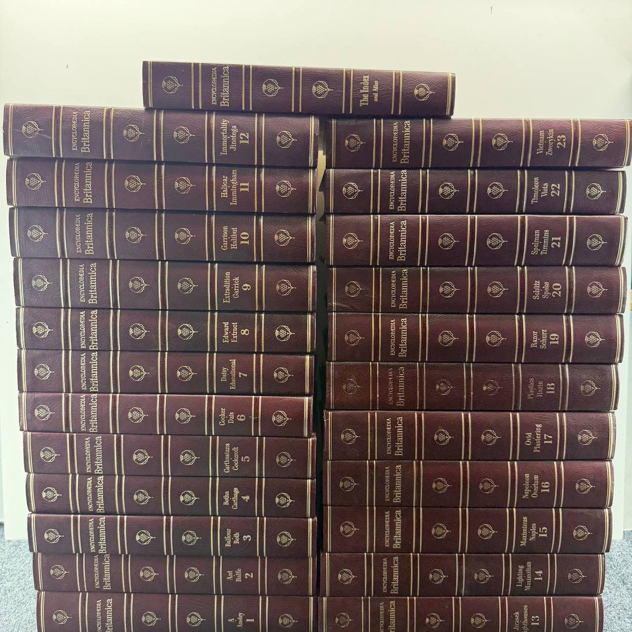Encyclopaedia Britannica 1972 Complete 24 Volume Set Vintage Hardcover Books