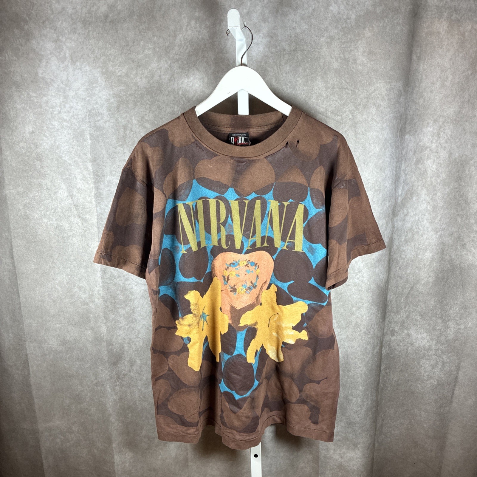 *GRAIL* Vintage 90s Nirvana Heart Shaped Box Graphic Tee Shirt Parking Lot Print