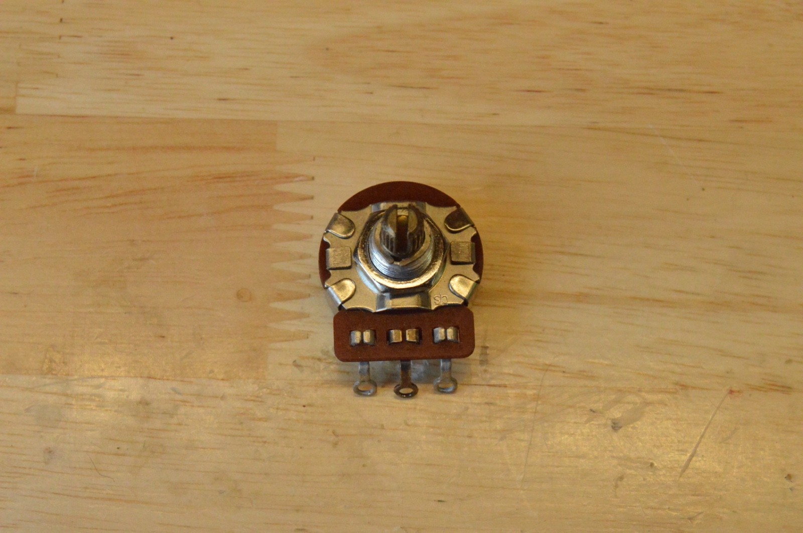 Vintage 1976 CTS 250k  NOS  Potentiometer 1377610  1/4 split shaft