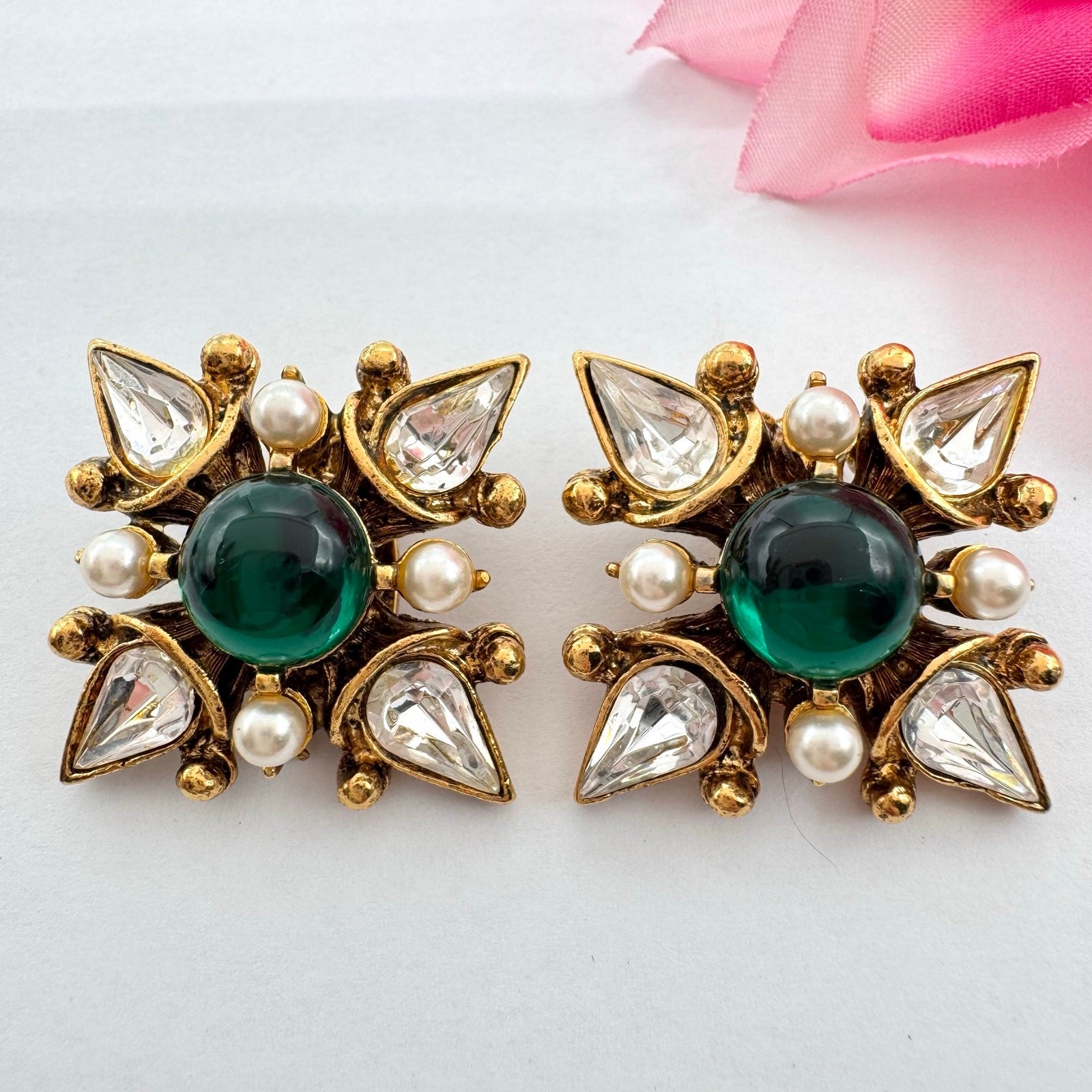 Vintage Maltese Cross Green Lucite Clip On Earrings Regency Regal Dramatic Moody Vintage Maltese Cross Green Lucite Clip On Earrings Regency Regal Dramatic Moody