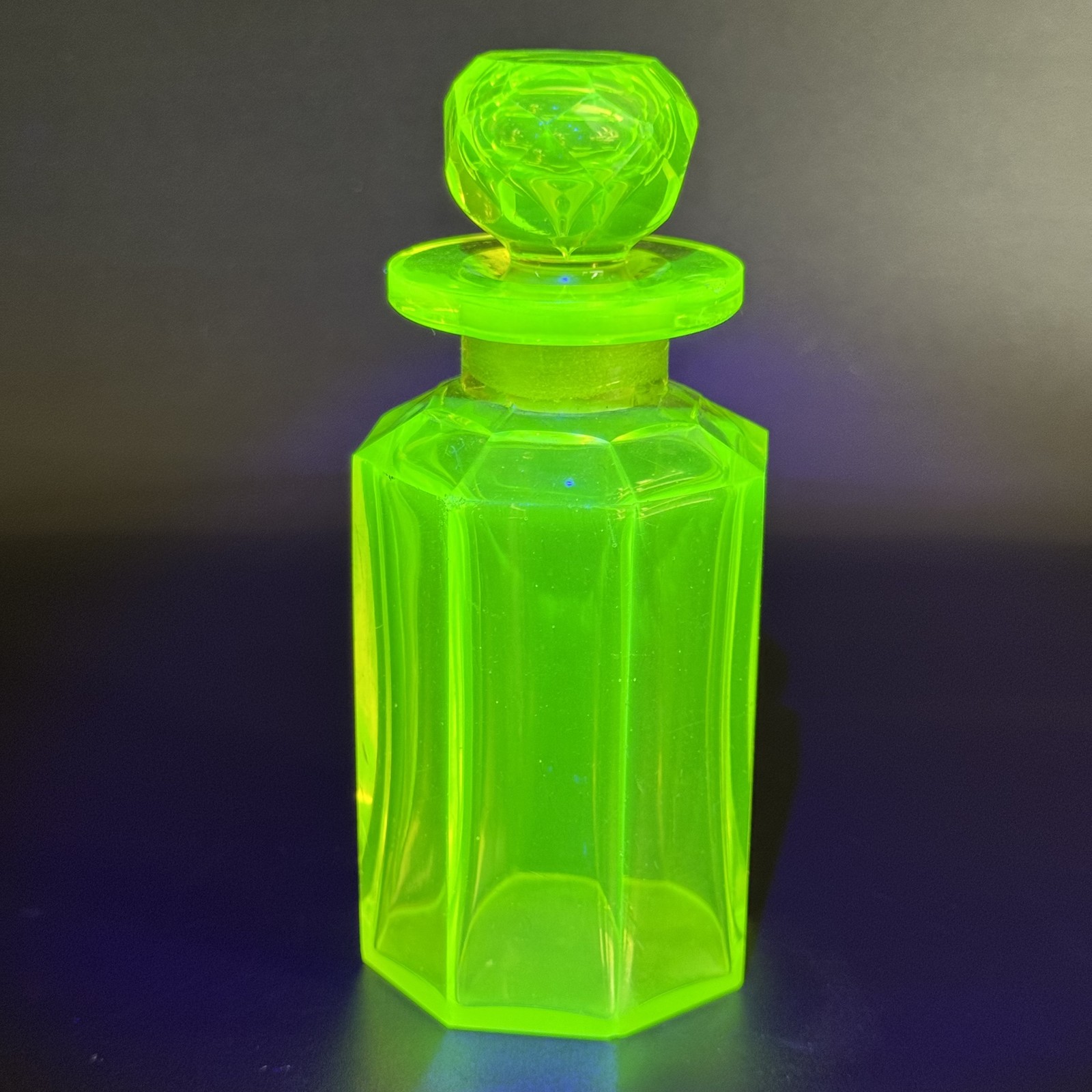 Antique Victorian Vaseline Uranium Glass Perfume / Scent Bottle & Stopper