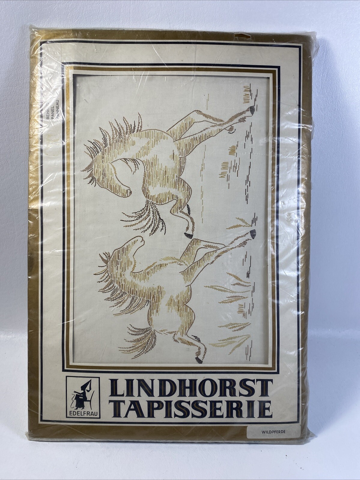 VTG EDELFRAU LINDHORST TAPISSERIE CREWEL EMBROIDERY WILD HORSES 28” X 46” WARTHE