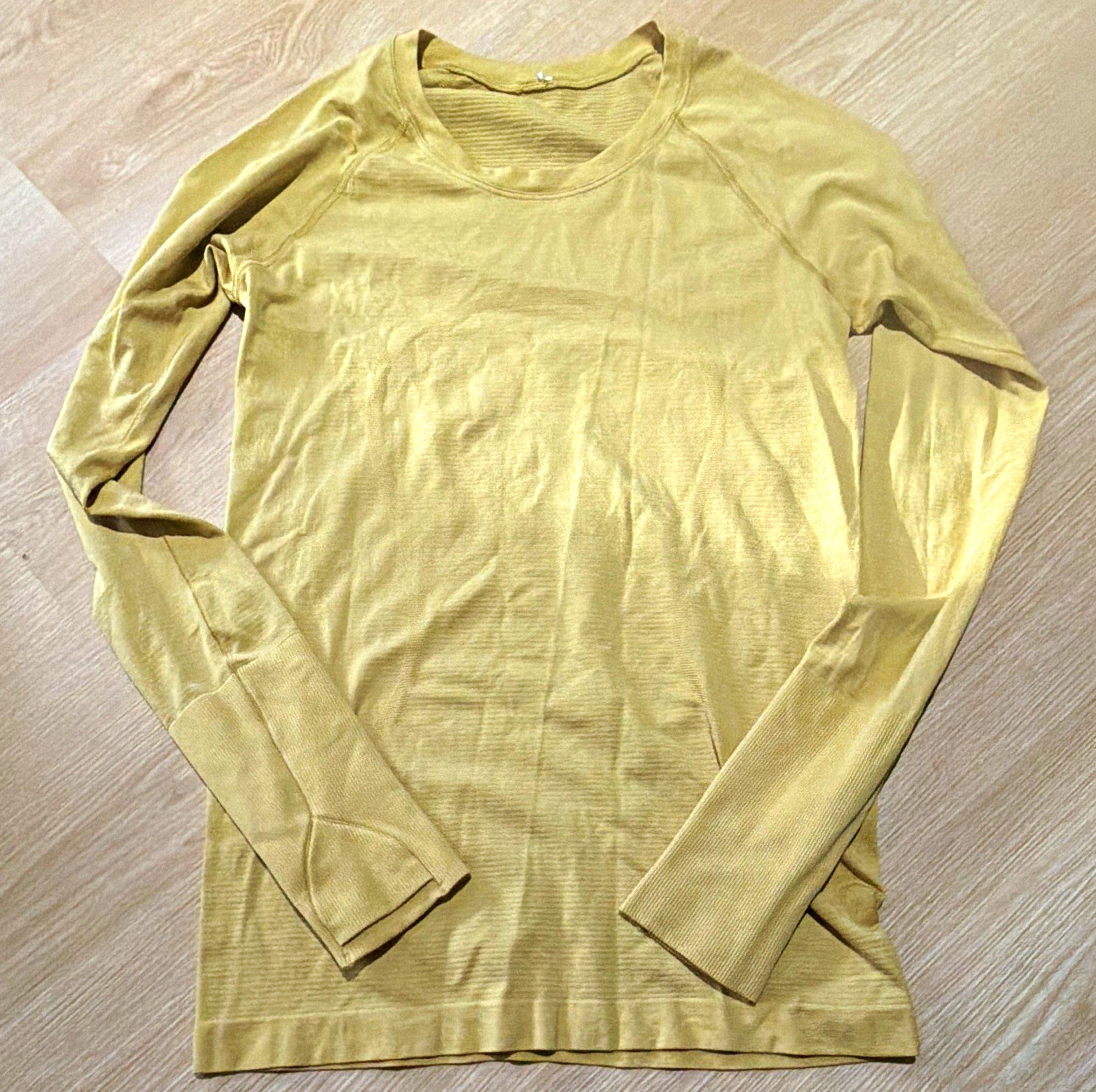 Lululemon women’s Beige Stretch Knit Crew Neck Long Sleeve Top 6