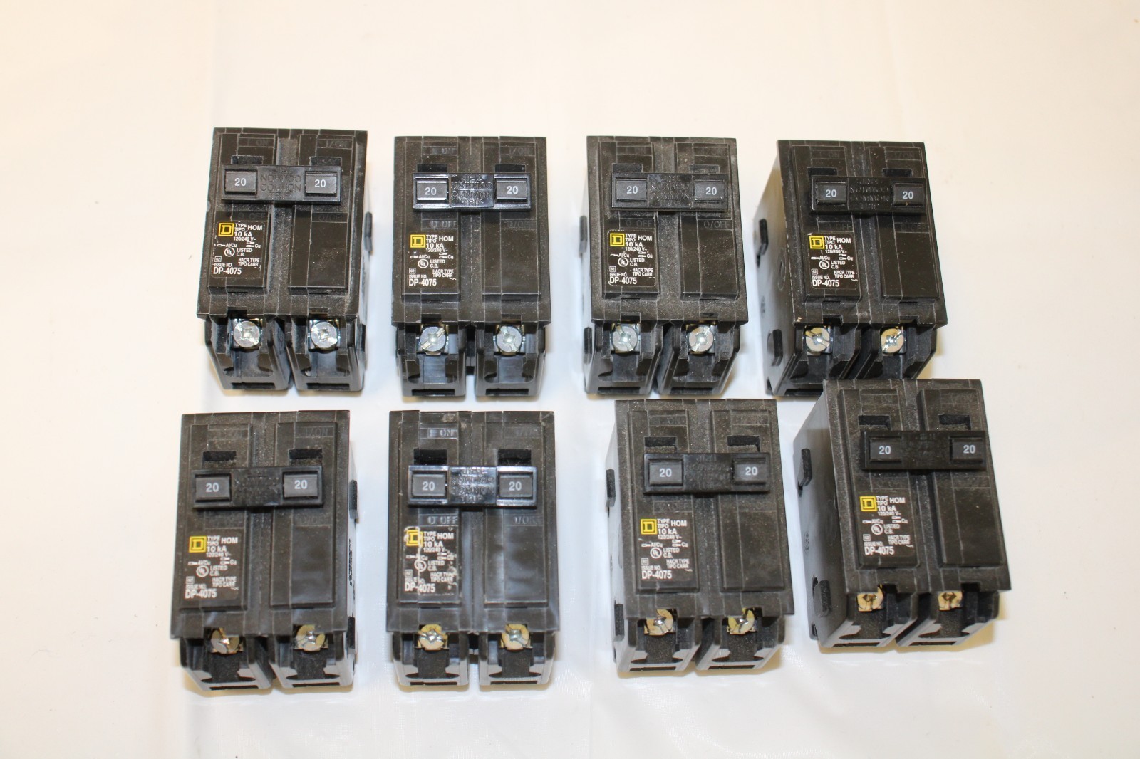 A LOT OF 8 SQAURE D HOMELINE 2 POLE 20AMP CIRCUIT BREAKER DP-4075 \