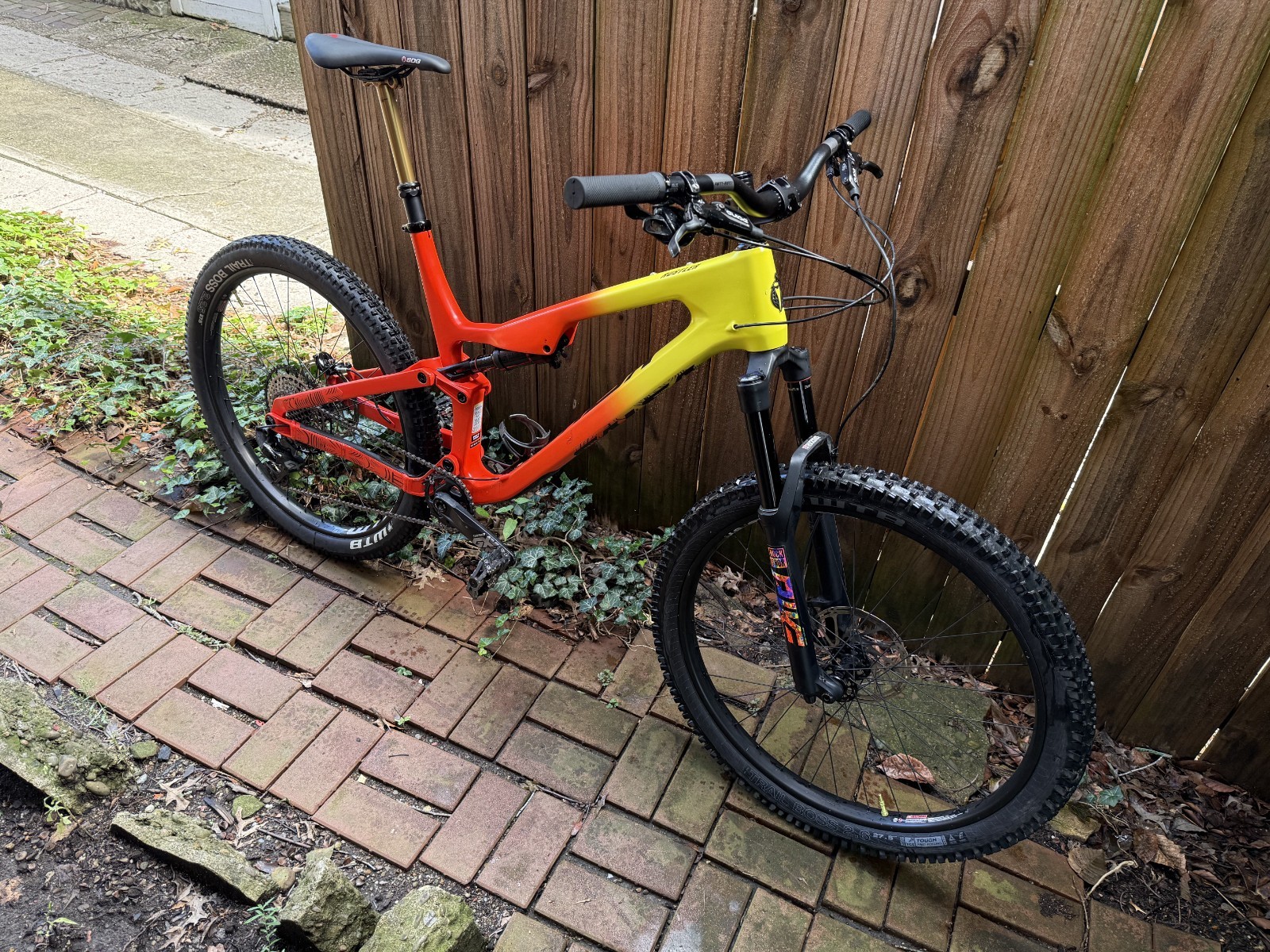 Salsa Rustler Carbon Mountain Bike – XL – RockShox Pike – SRAM GX 12-Speed – Fox