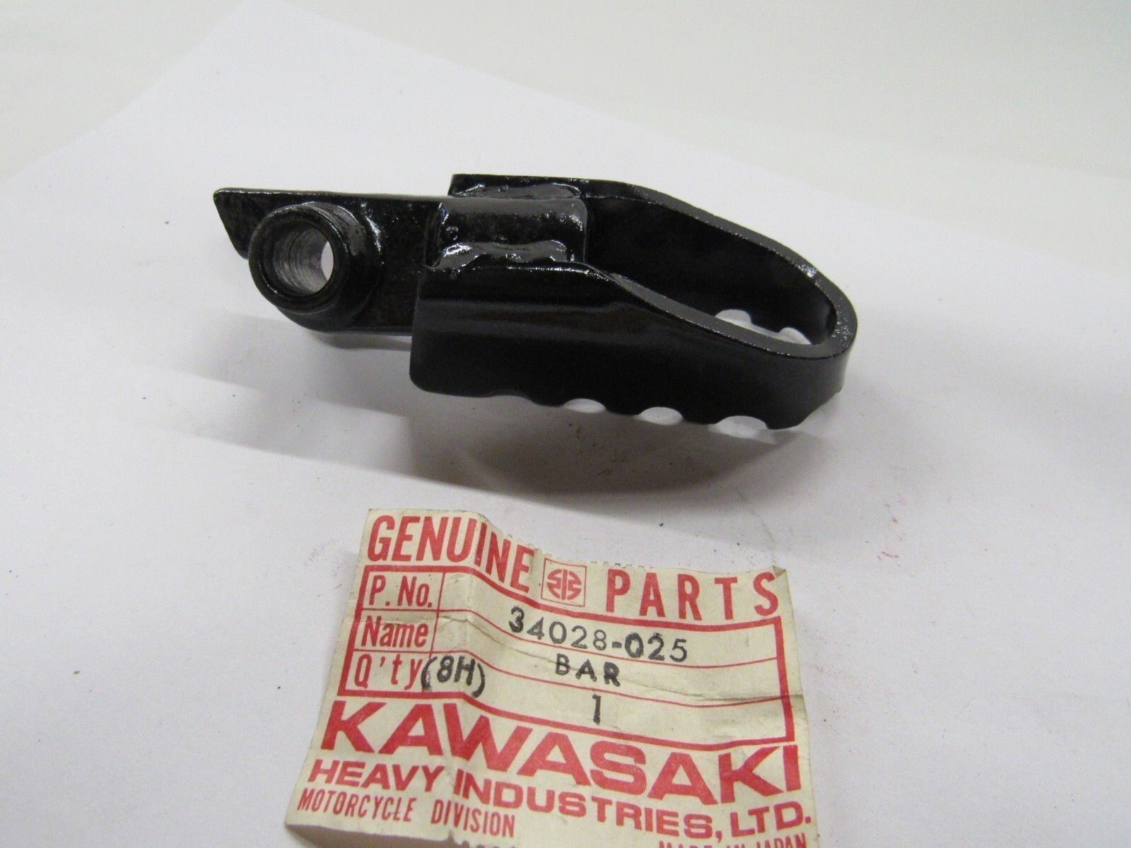NOS 1974-79 Kawasaki RIGHT Footpeg Footrest, KX125 KX250 KX400    34028-025