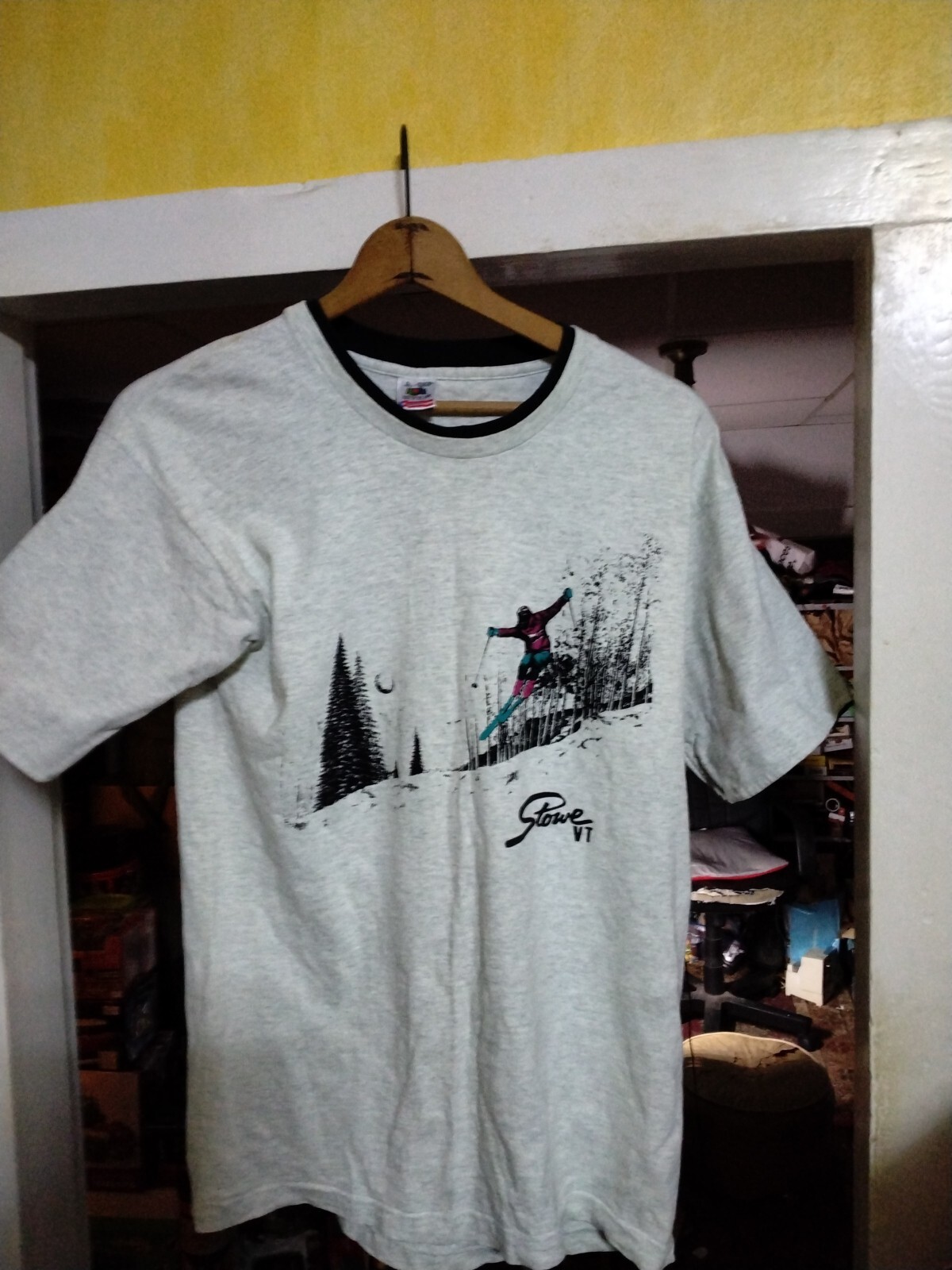 Vtg Stowe Vermont  Ski Resort Tee Shirt  Adult L On Fruit Of  Loom Tag