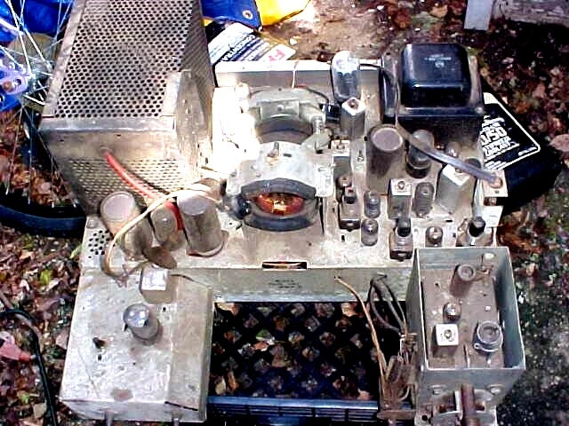 ANTIQUE TV CHASSIS ONLY RCA 8T243 `1948 WITH TUBES